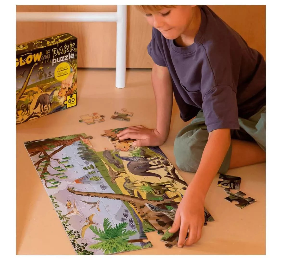 Tamsoje šviečianti dėlionė – Dinozaurai