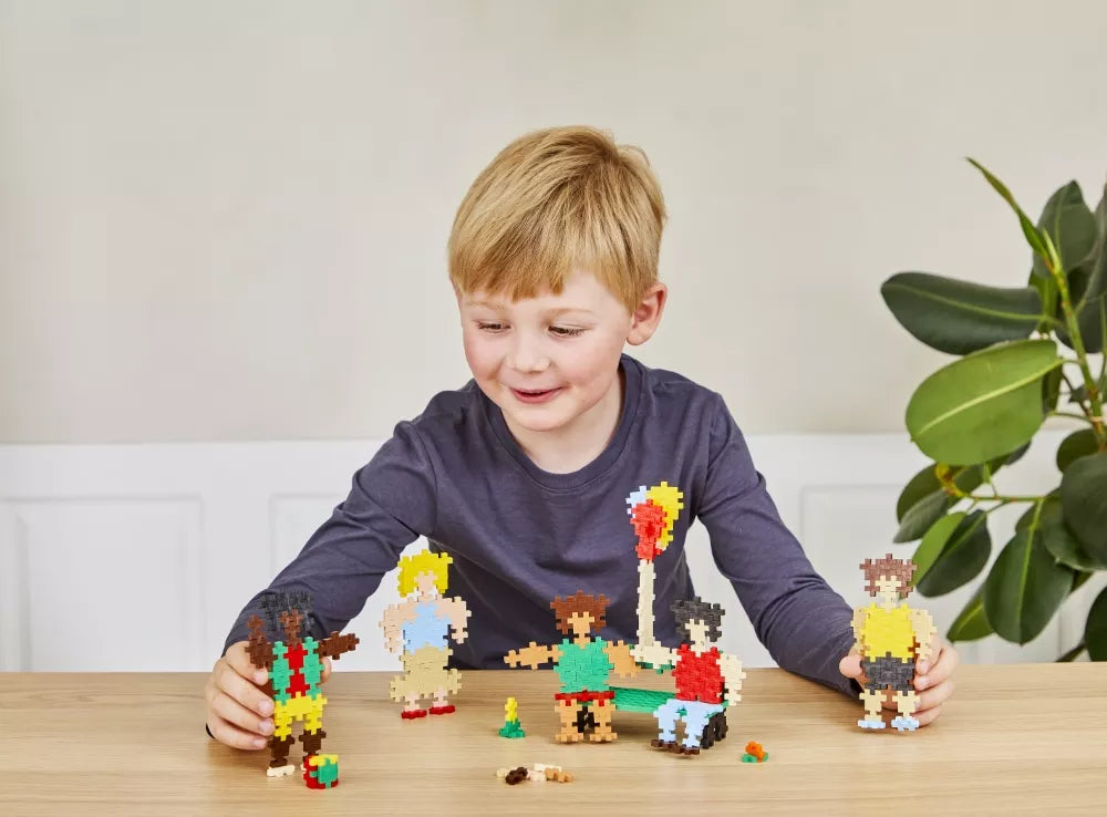 Plus Plus konstruktorius, Pasaulio žmonės, 275 det.