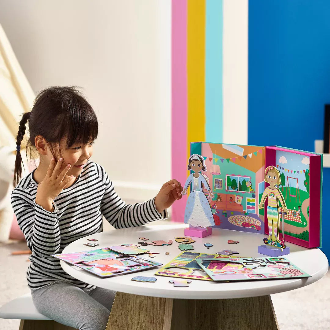 Magnetinis žaidimas aprenk lėlytes, Geriausios draugės