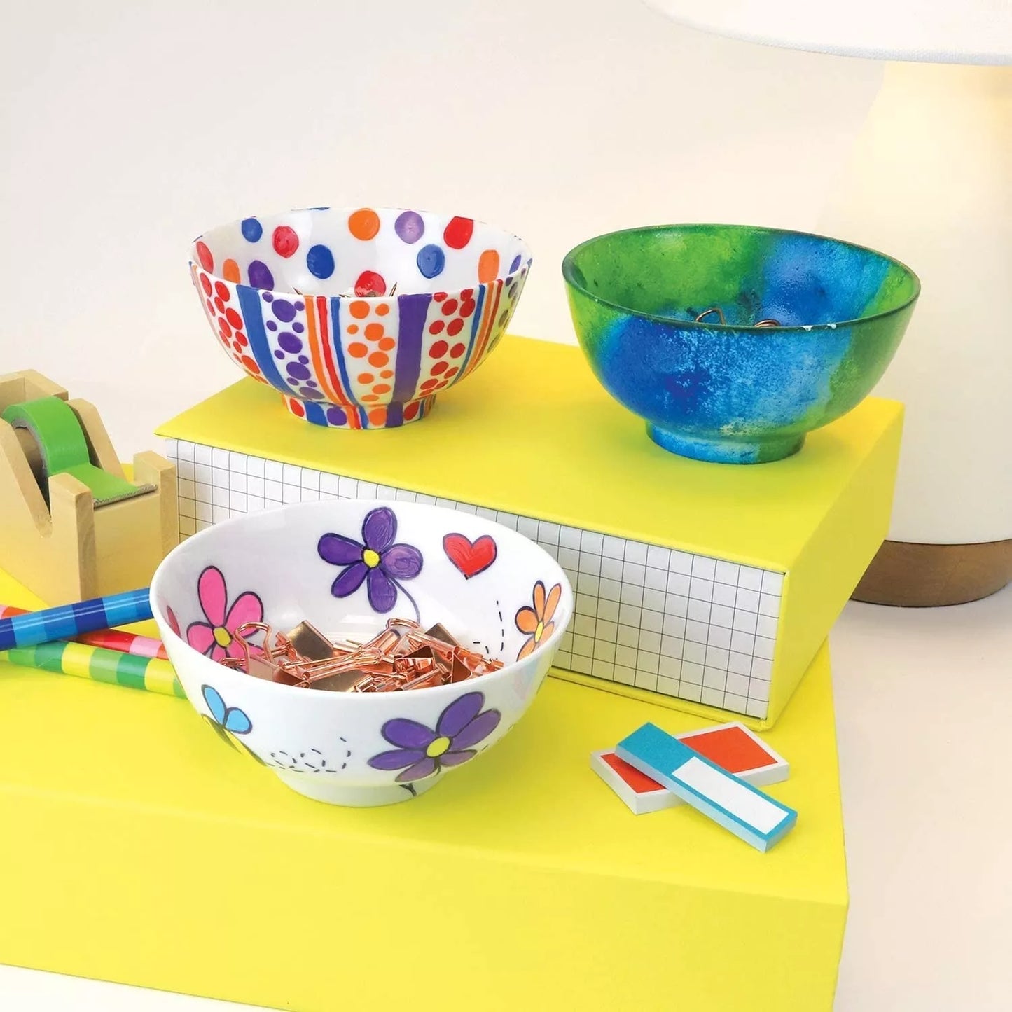 PAŽEISTA PAKUOTĖ: Kūrybinis rinkinys "Paint Your Own Porcelain Bowls"