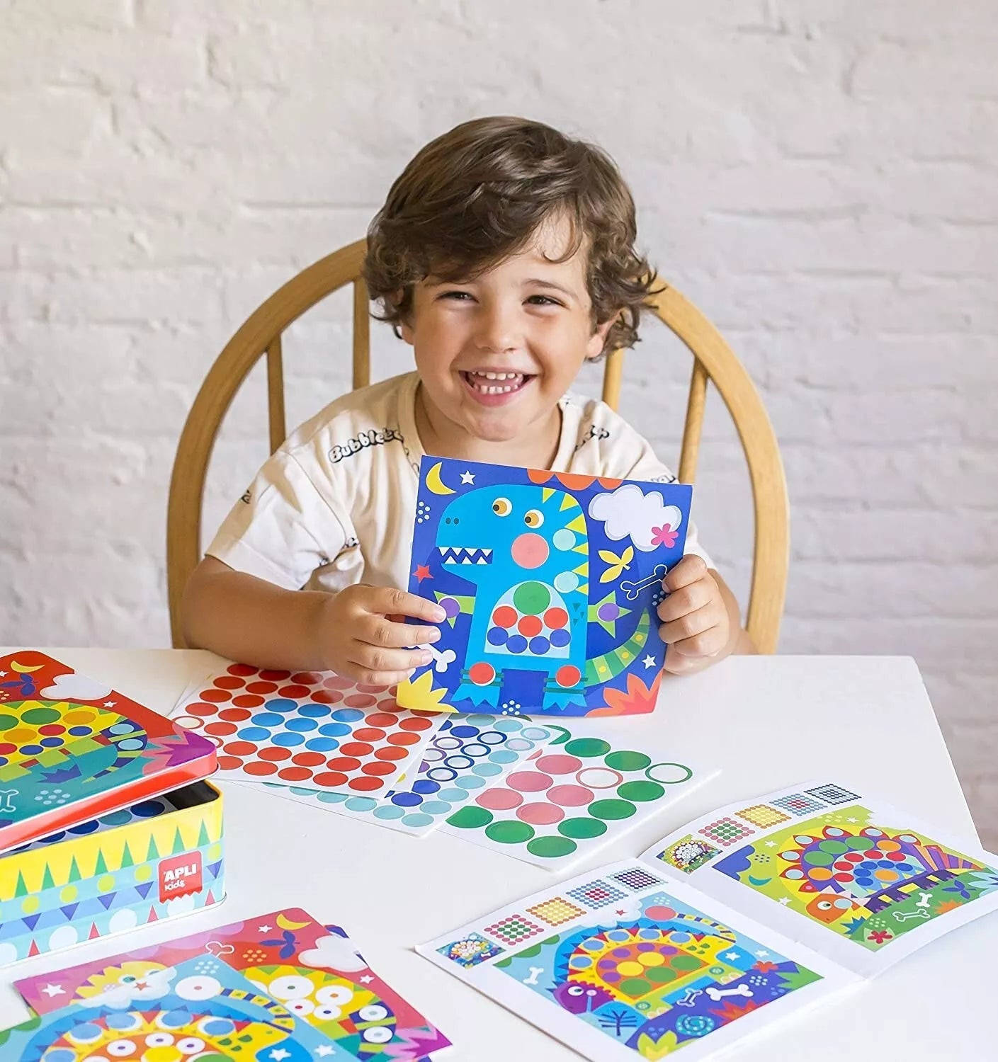 Apli Kids lipdukų žaidimas „Dino”