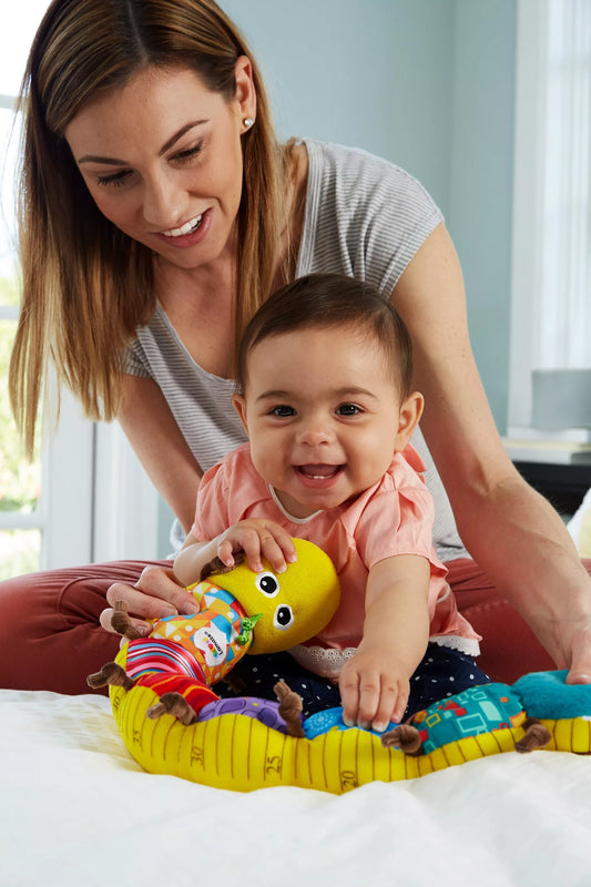 Muzikinis kūdikio žaislas „Vikšrelis“